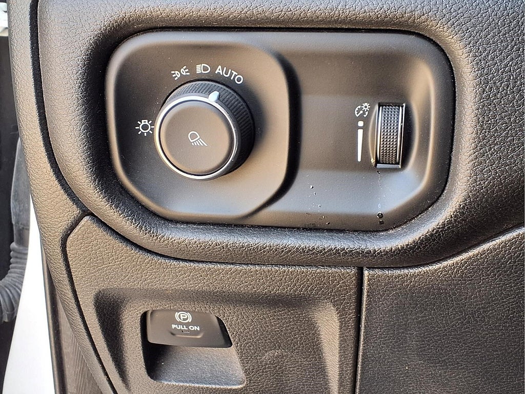 2022 RAM 1500 4x4 Tradesman 4dr Crew Cab 5.6 ft. SB Pickup