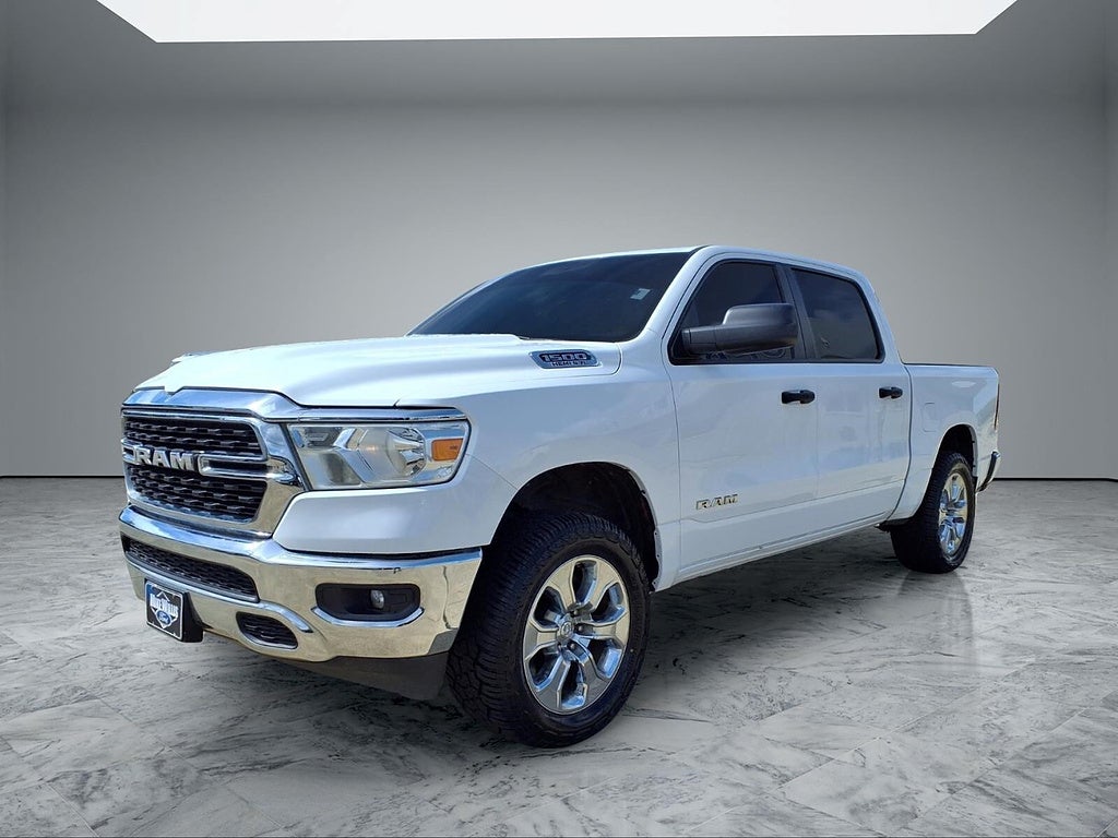 2022 RAM 1500 4x4 Tradesman 4dr Crew Cab 5.6 ft. SB Pickup