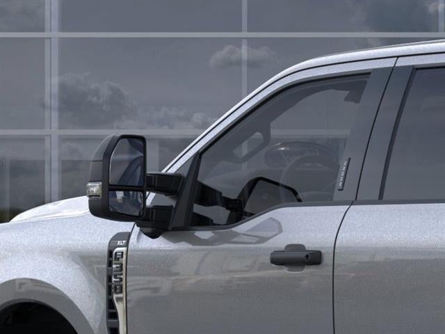 2025 Ford Super Duty F-350 SRW XLT