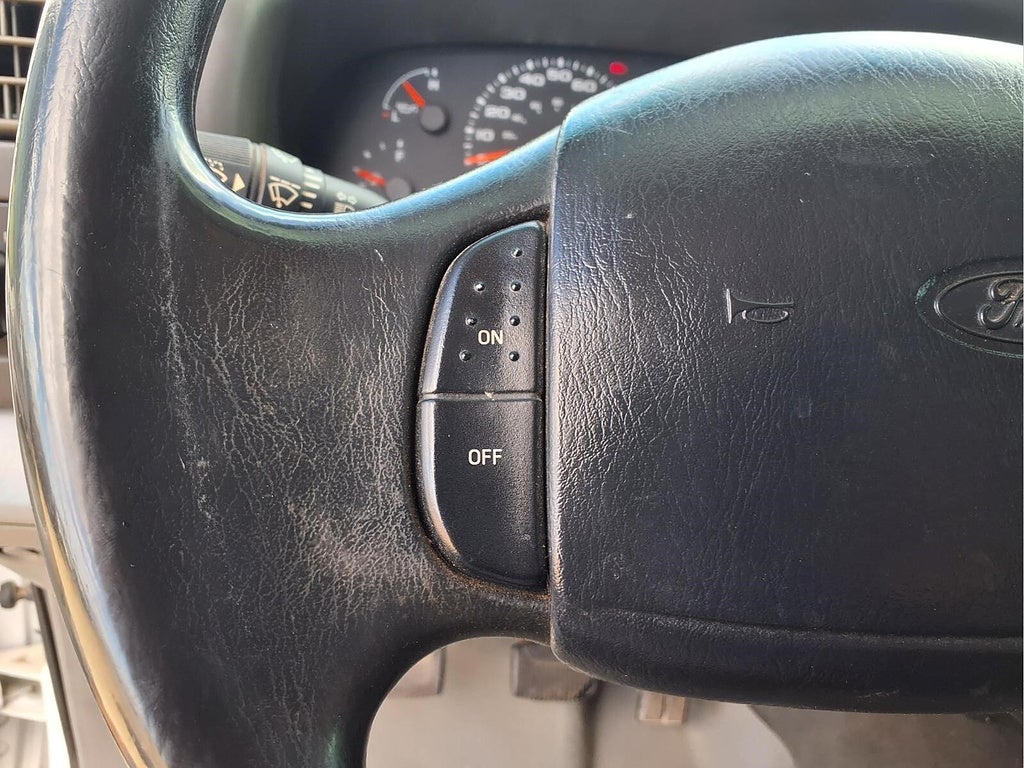 2002 Ford Super Duty F-350 DRW XL