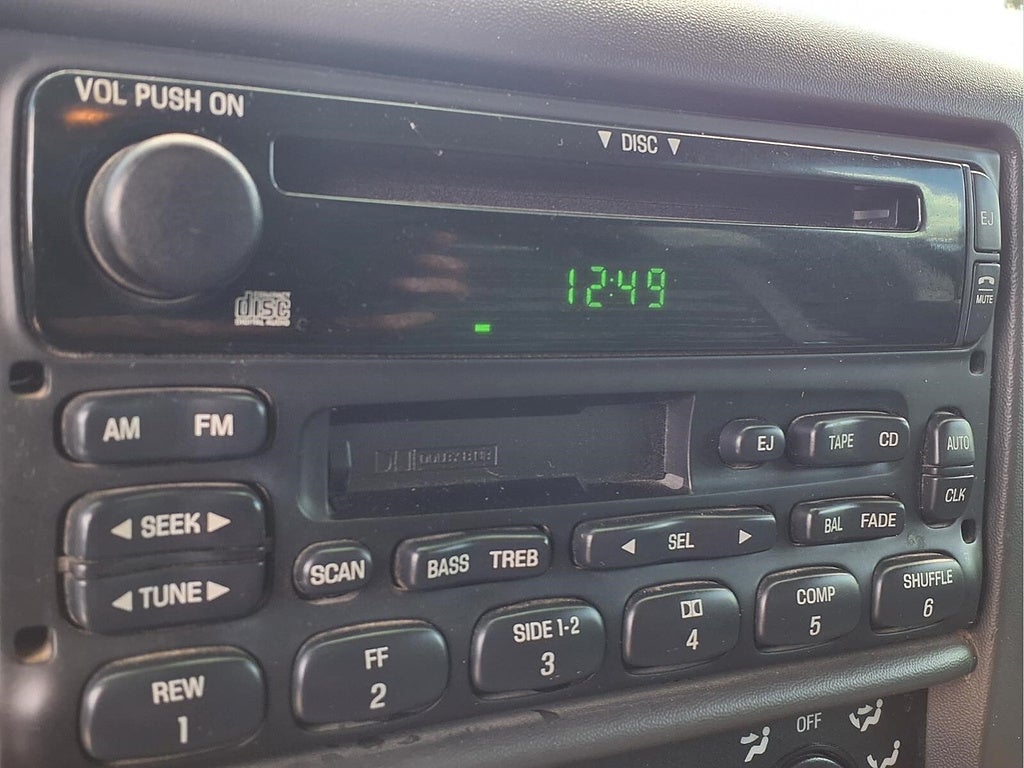 2002 Ford Super Duty F-350 DRW XL