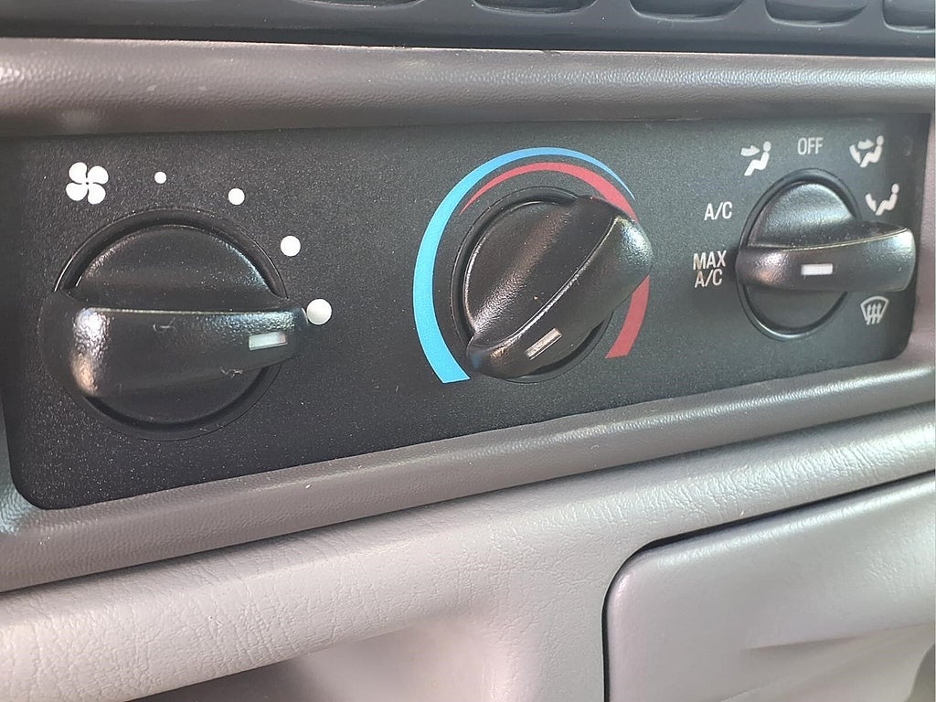 2002 Ford Super Duty F-350 DRW XL