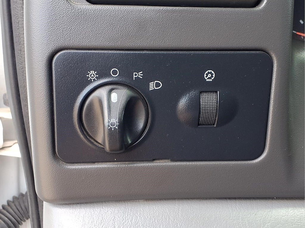 2002 Ford Super Duty F-350 DRW XL