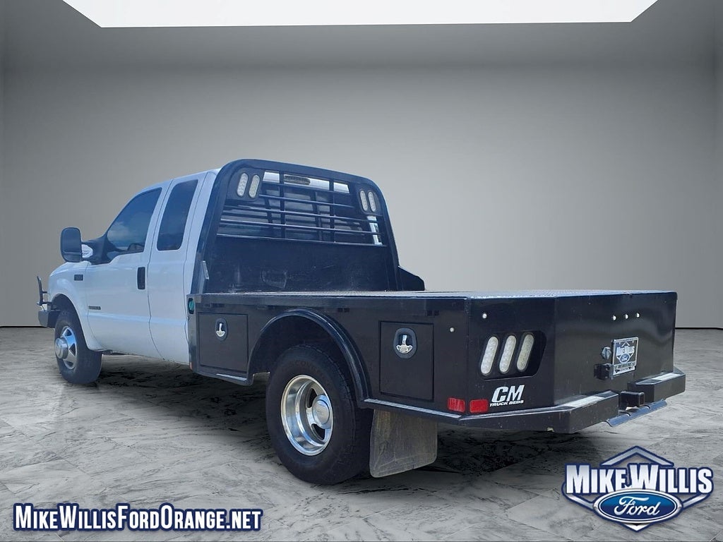 2002 Ford Super Duty F-350 DRW XL