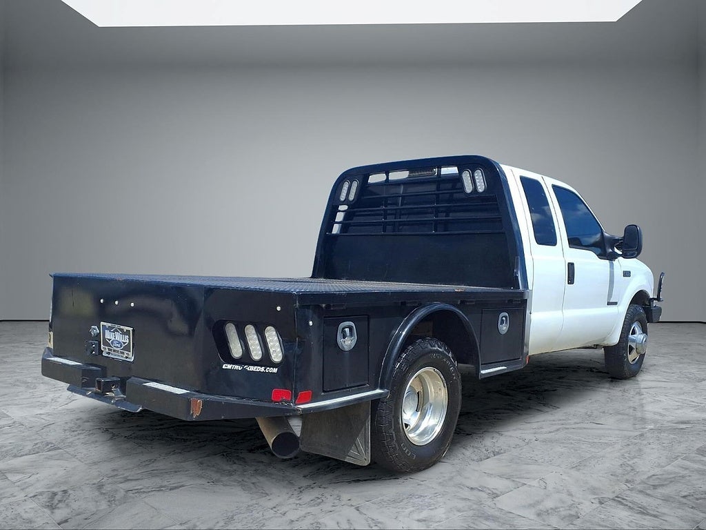 2002 Ford Super Duty F-350 DRW XL