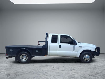 2002 Ford Super Duty F-350 DRW XL