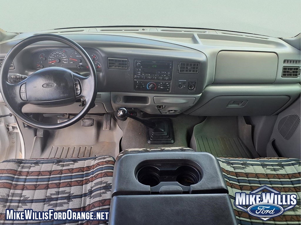 2002 Ford Super Duty F-350 DRW XL