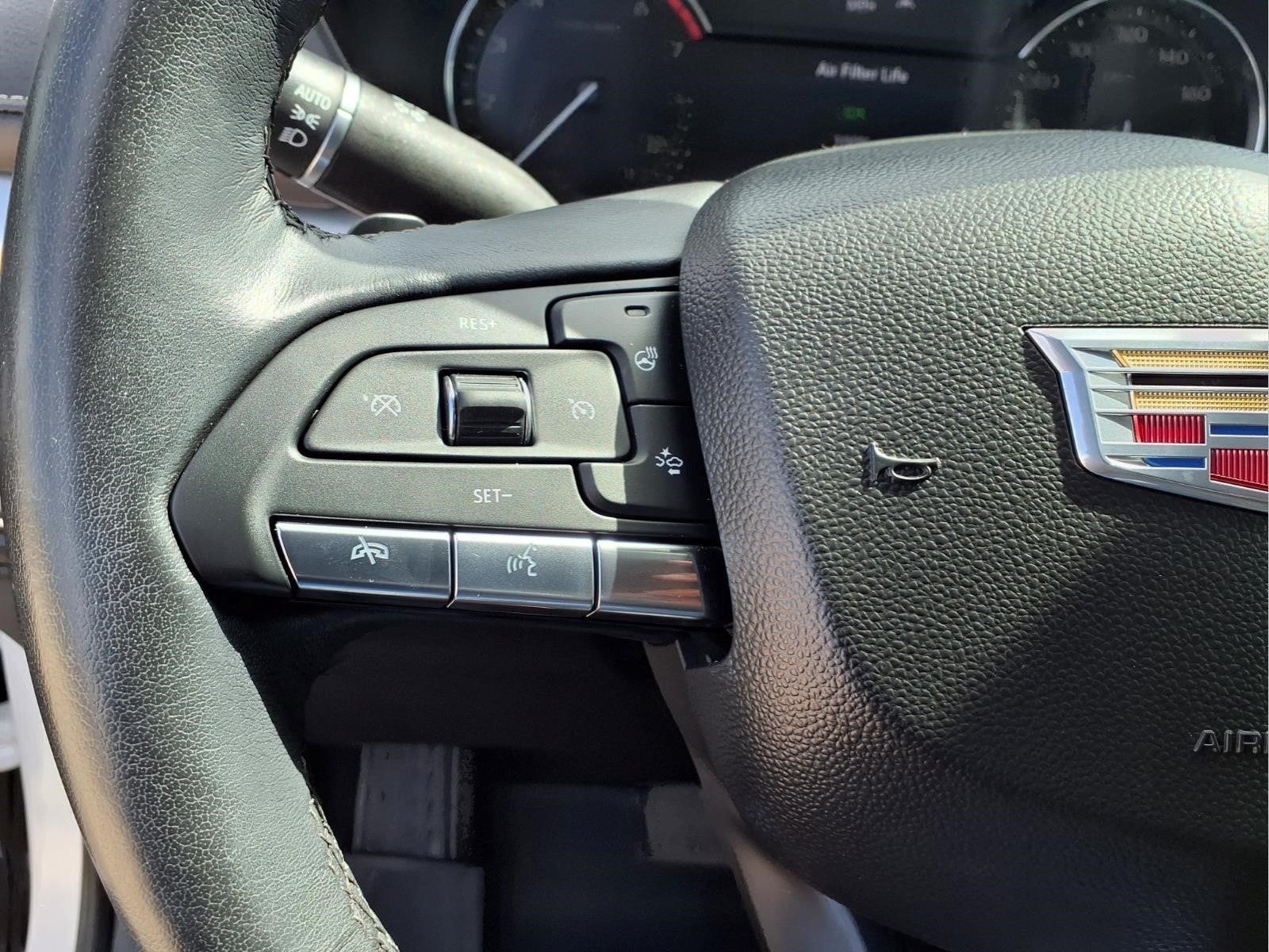 2022 Cadillac XT4 Premium Luxury