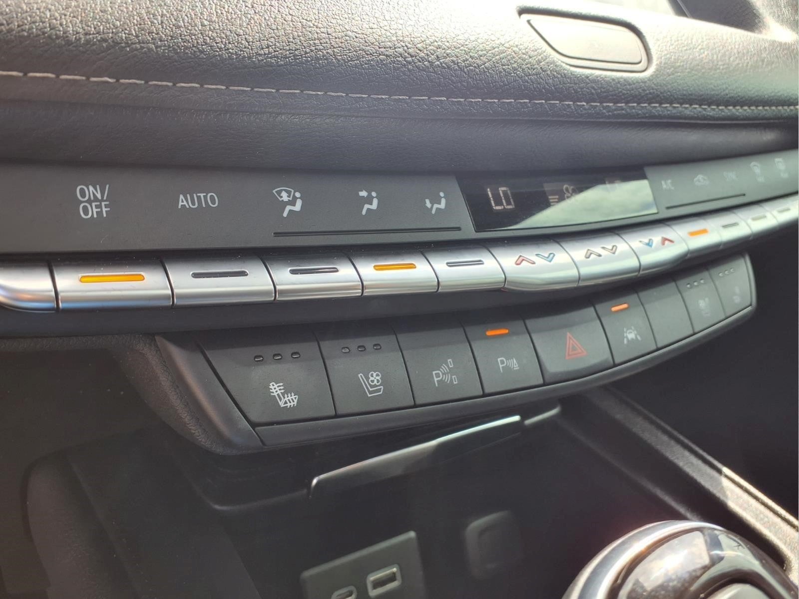 2022 Cadillac XT4 Premium Luxury
