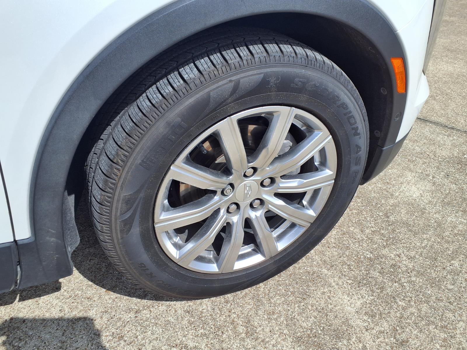 2022 Cadillac XT4 Premium Luxury