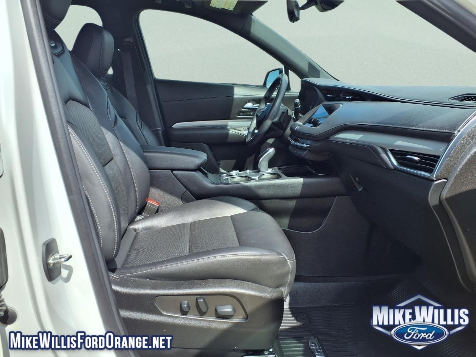 2022 Cadillac XT4 Premium Luxury
