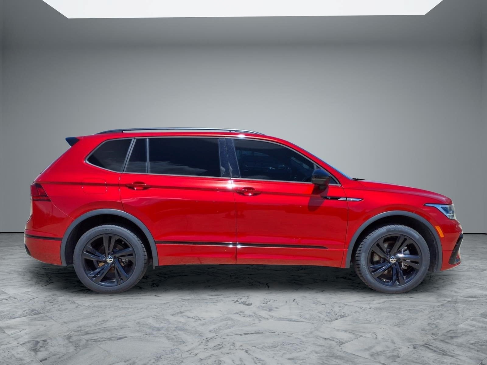 2024 Volkswagen Tiguan SE R-Line Black