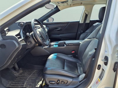 2019 Lexus ES Base