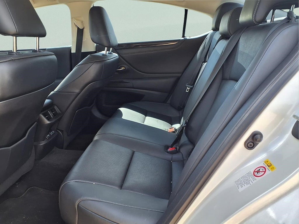 2019 Lexus ES Base