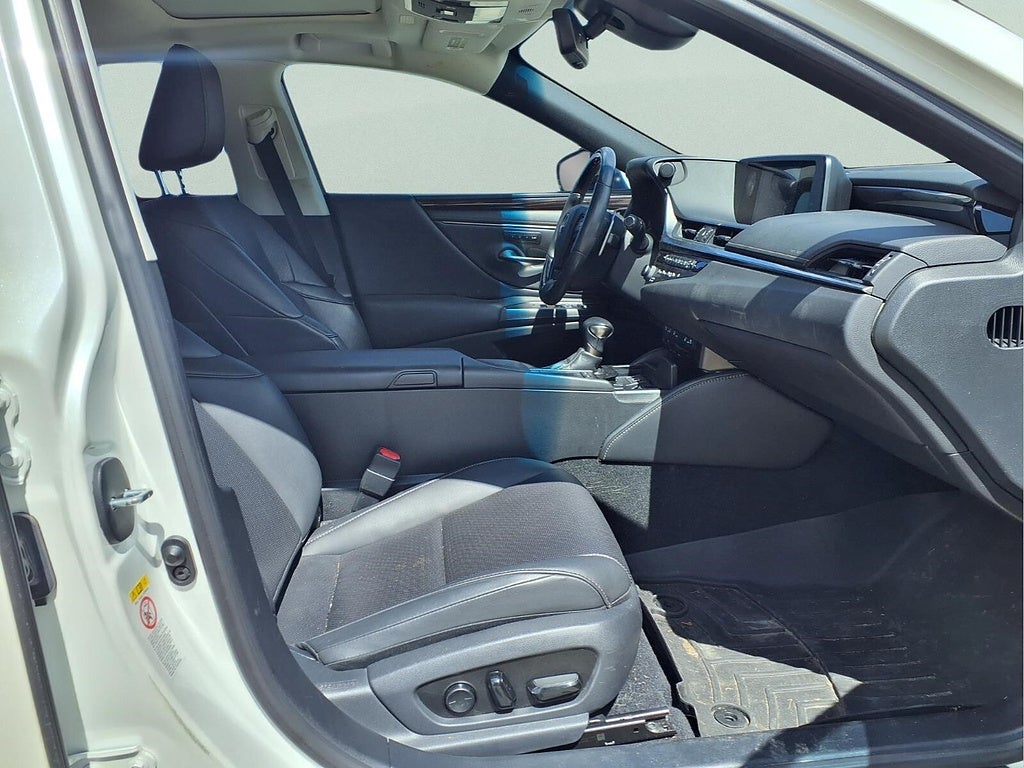 2019 Lexus ES Base