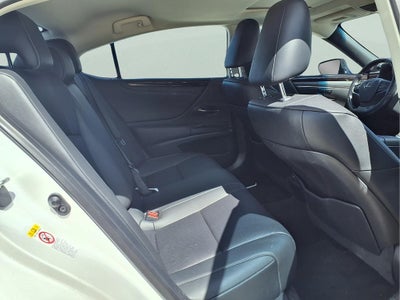 2019 Lexus ES Base