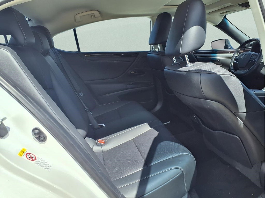 2019 Lexus ES Base