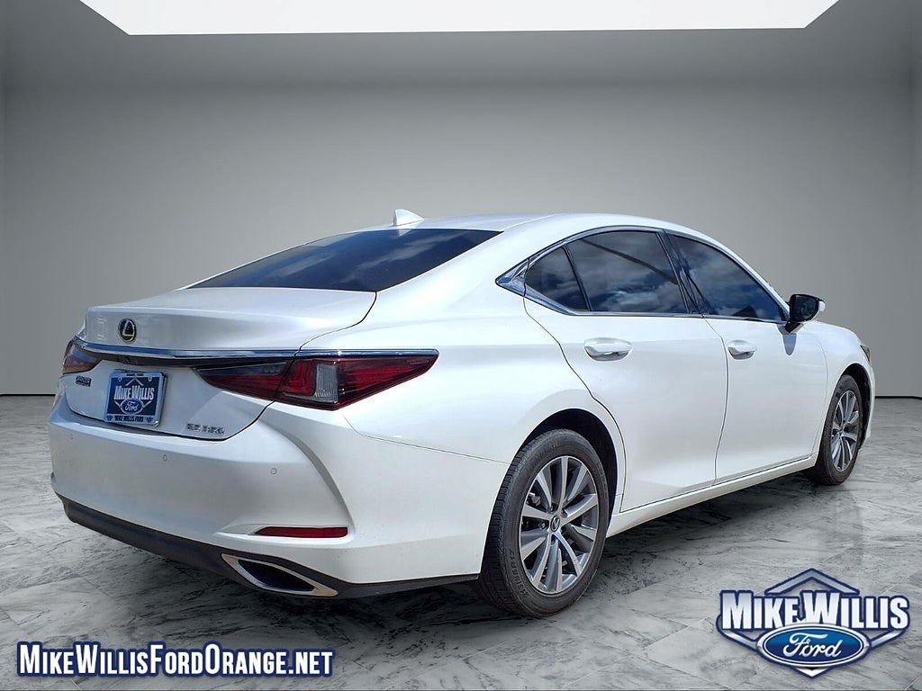 2019 Lexus ES Base