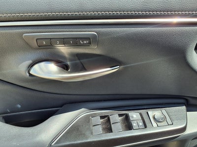 2019 Lexus ES Base