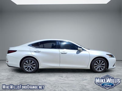2019 Lexus ES Base