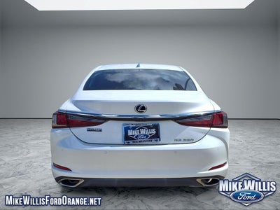 2019 Lexus ES Base