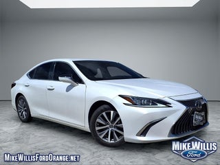 2019 Lexus ES Base