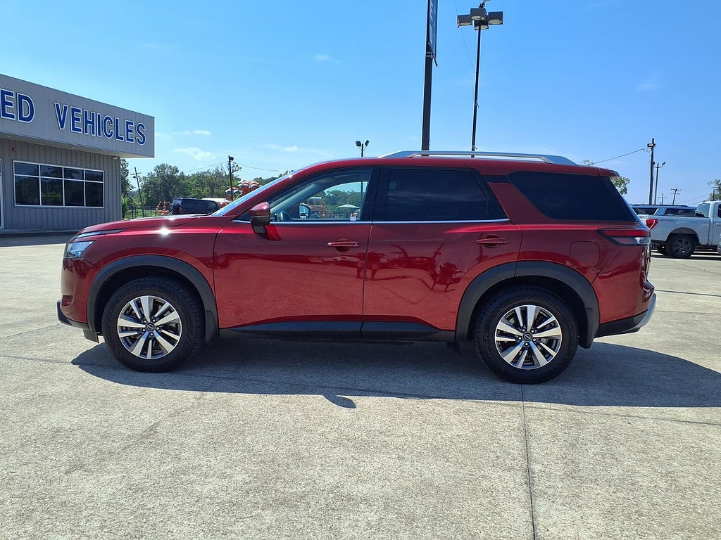 2022 Nissan Pathfinder SL