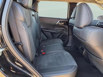 2024 Mitsubishi Outlander LE