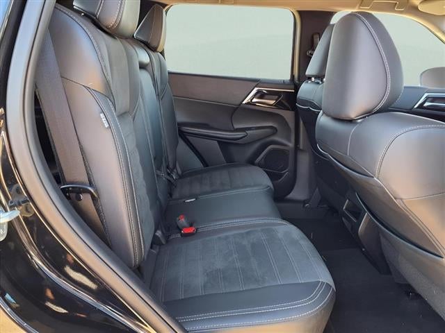 2024 Mitsubishi Outlander LE