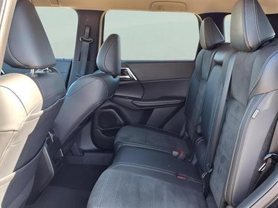 2024 Mitsubishi Outlander LE