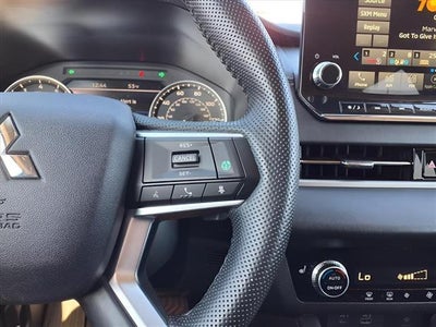 2024 Mitsubishi Outlander LE