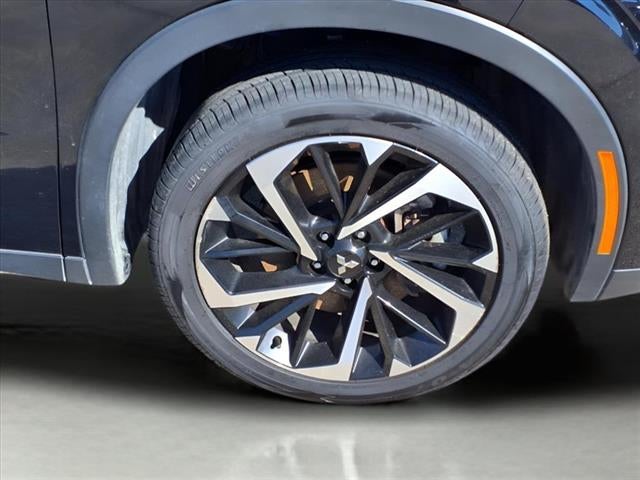 2024 Mitsubishi Outlander LE