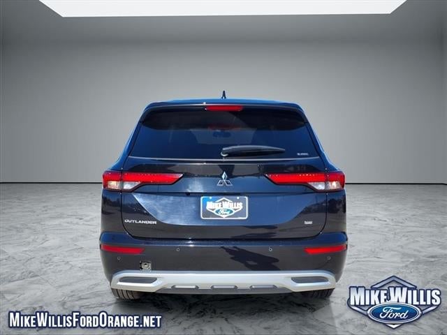 2024 Mitsubishi Outlander LE
