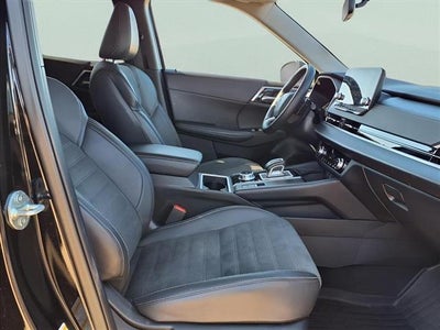 2024 Mitsubishi Outlander LE