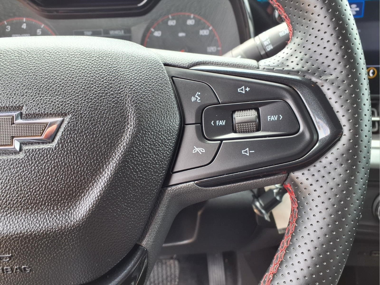 2025 Chevrolet Trax RS