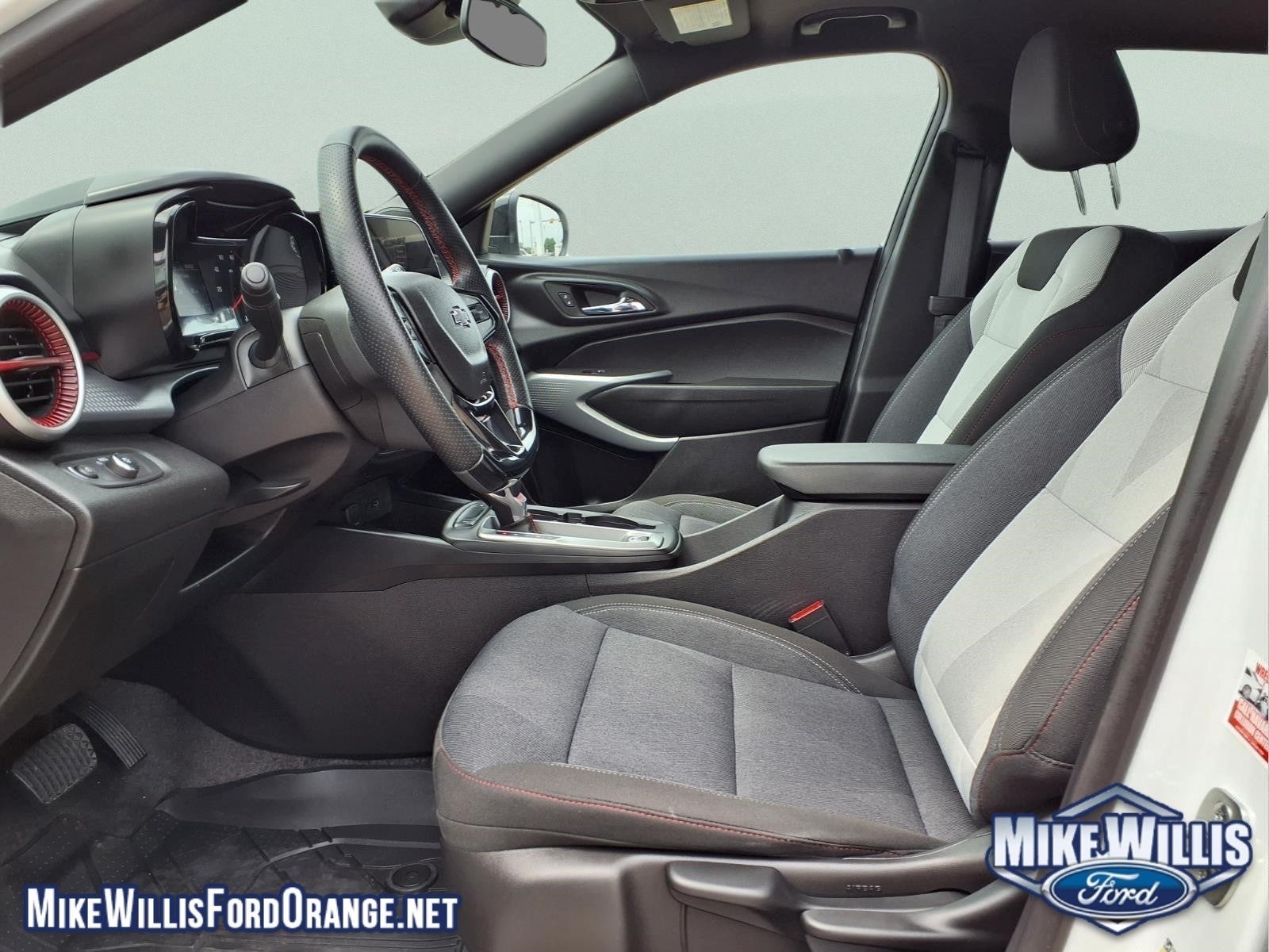2025 Chevrolet Trax RS