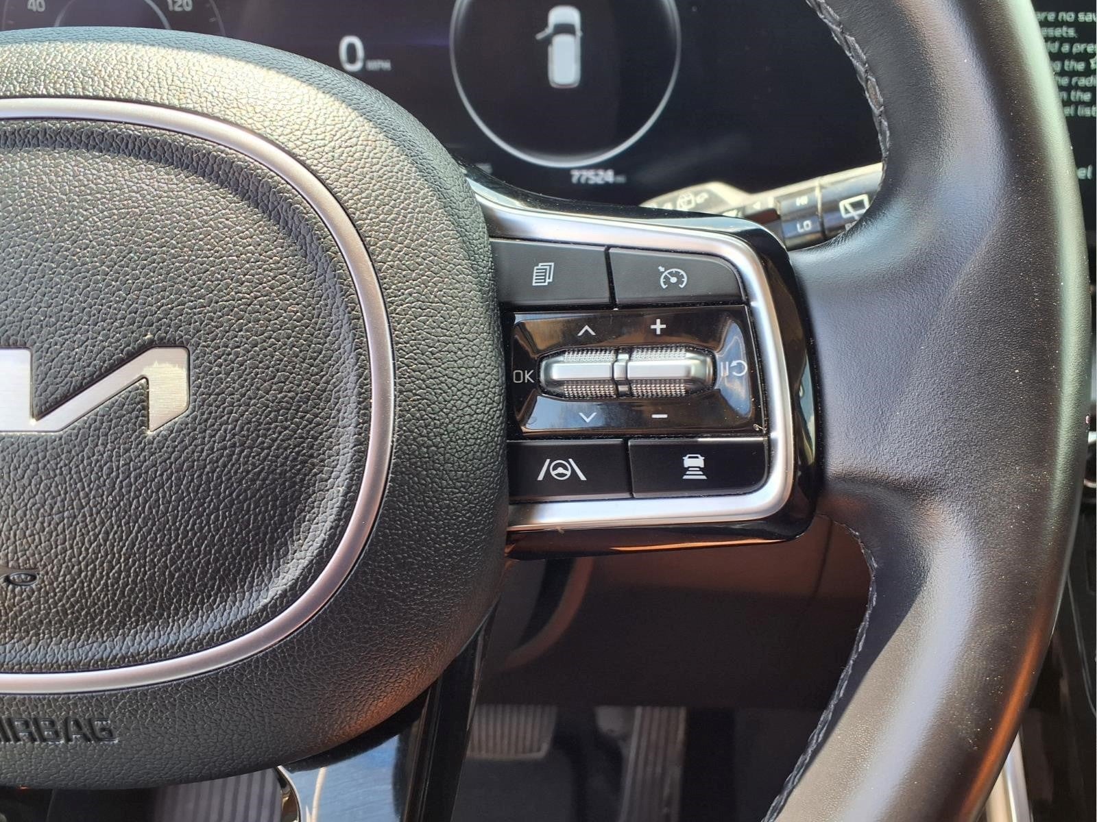 2024 Kia Carnival SX
