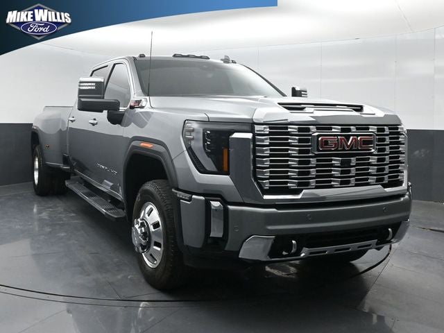 2025 GMC Sierra 4WD Crew Cab Long Box DRW Denali's photo