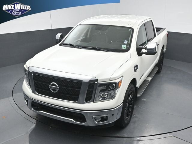 2017 Nissan Titan SL