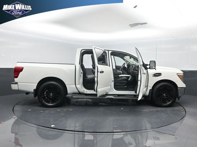 2017 Nissan Titan SL