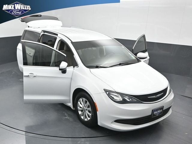 2017 Chrysler Pacifica Touring