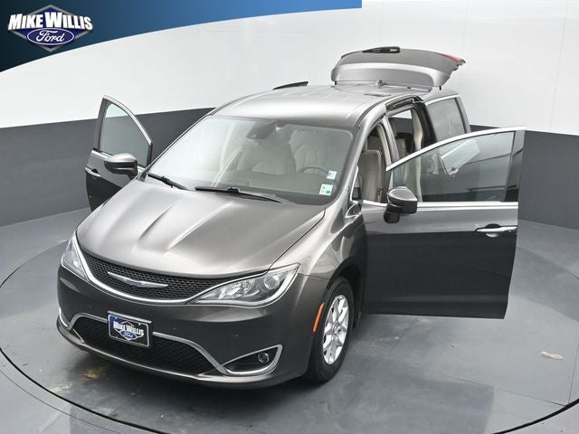 2020 Chrysler Pacifica Touring