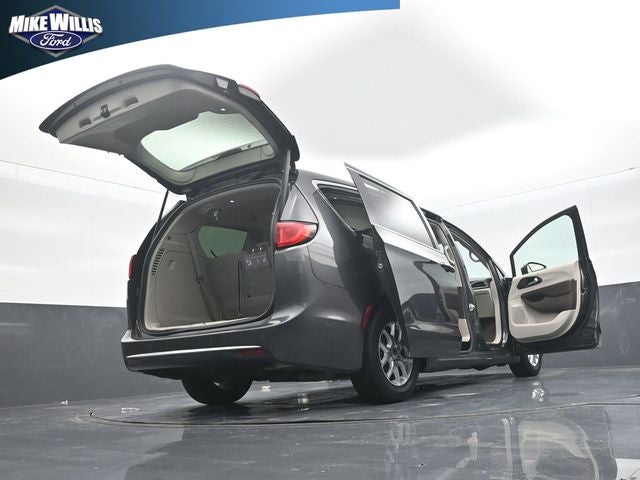 2020 Chrysler Pacifica Touring