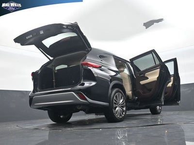 2021 Toyota Highlander Hybrid Platinum