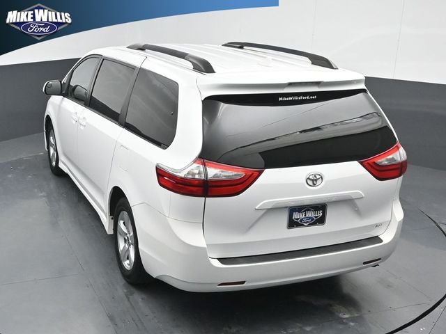 2020 Toyota Sienna LE