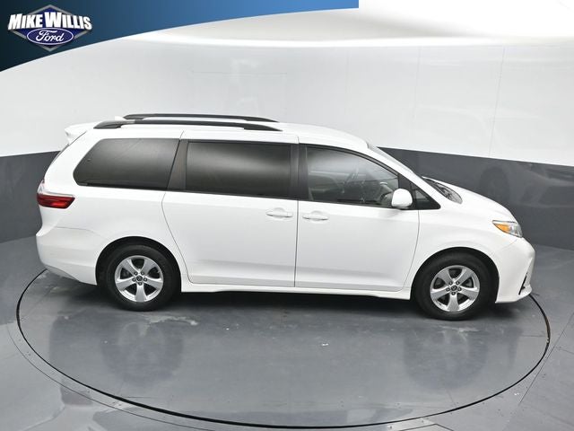 2020 Toyota Sienna LE