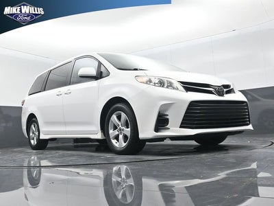 2020 Toyota Sienna LE
