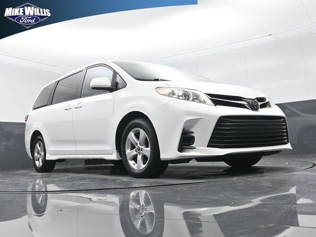 2020 Toyota Sienna LE
