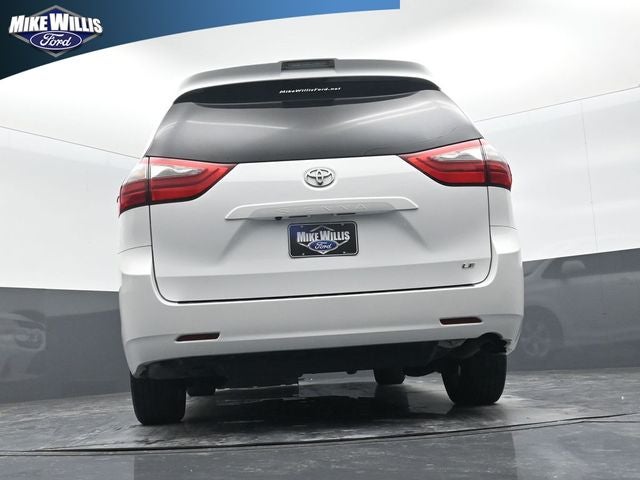 2020 Toyota Sienna LE