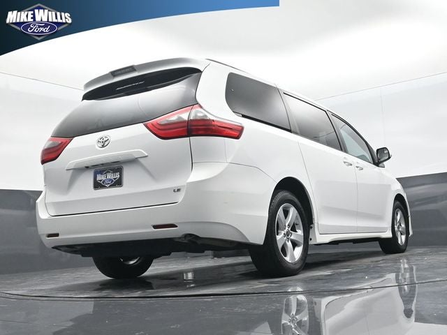 2020 Toyota Sienna LE